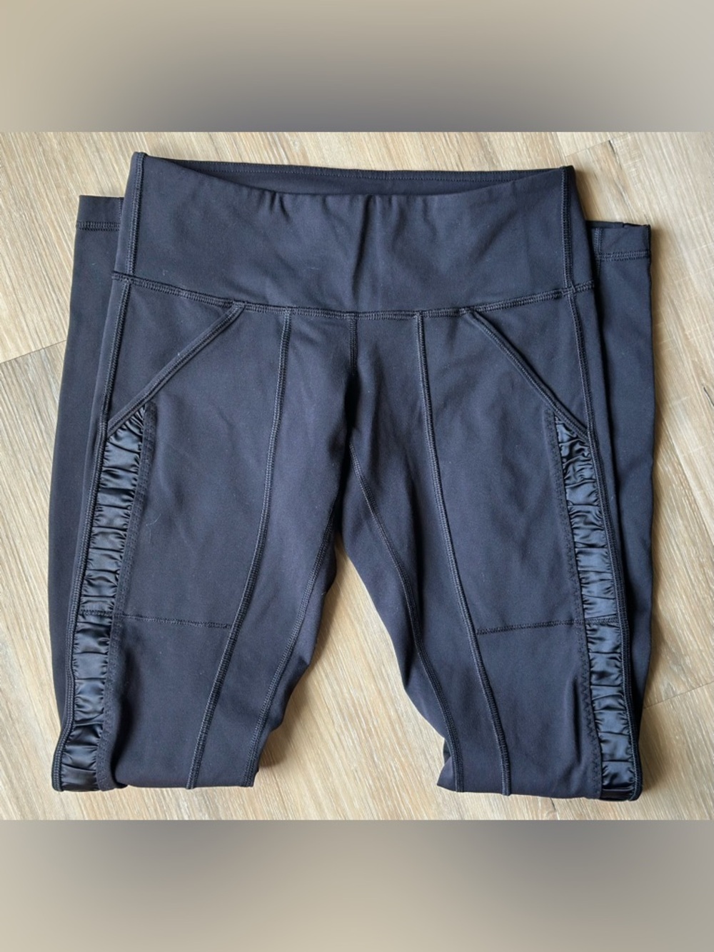 Lululemon Women’s Black Ruffled Detail Leggings